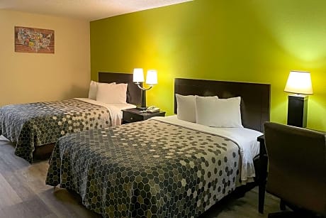 Econo Lodge Inn & Suites