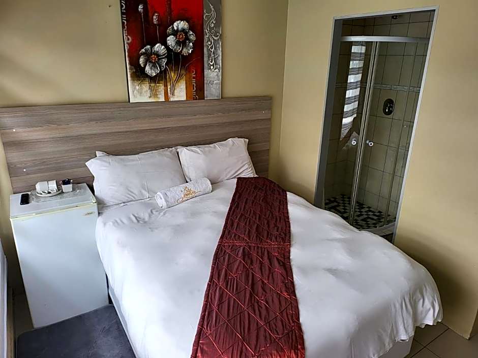 Lauren Palace Guest House