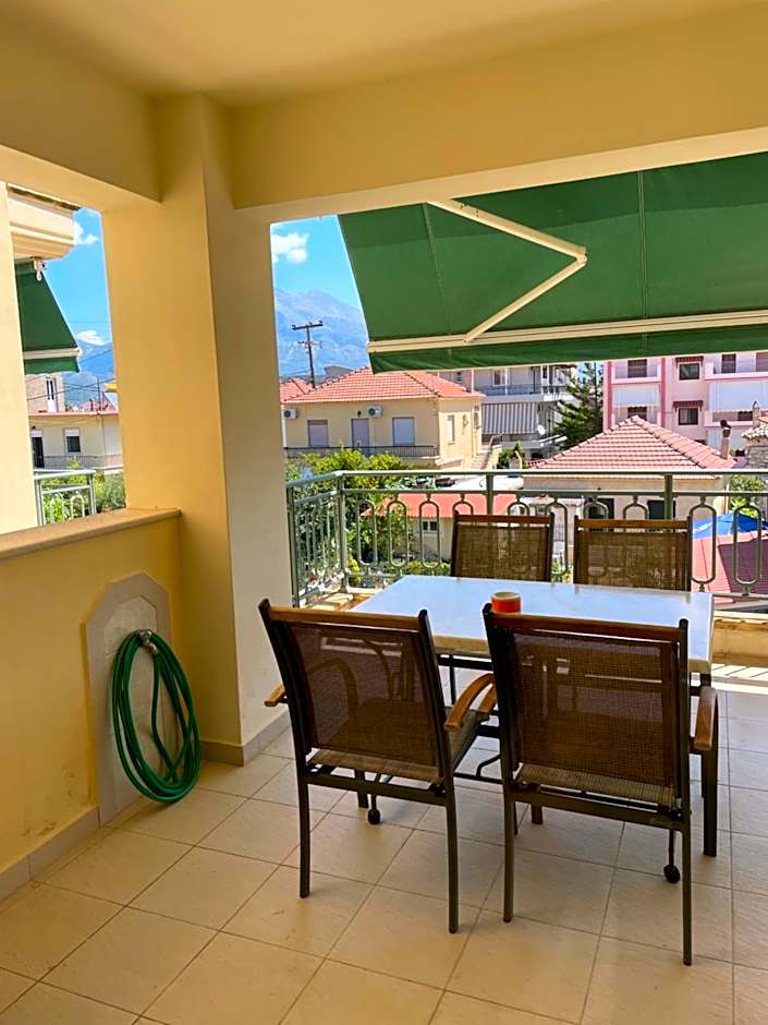 Dais Apartments