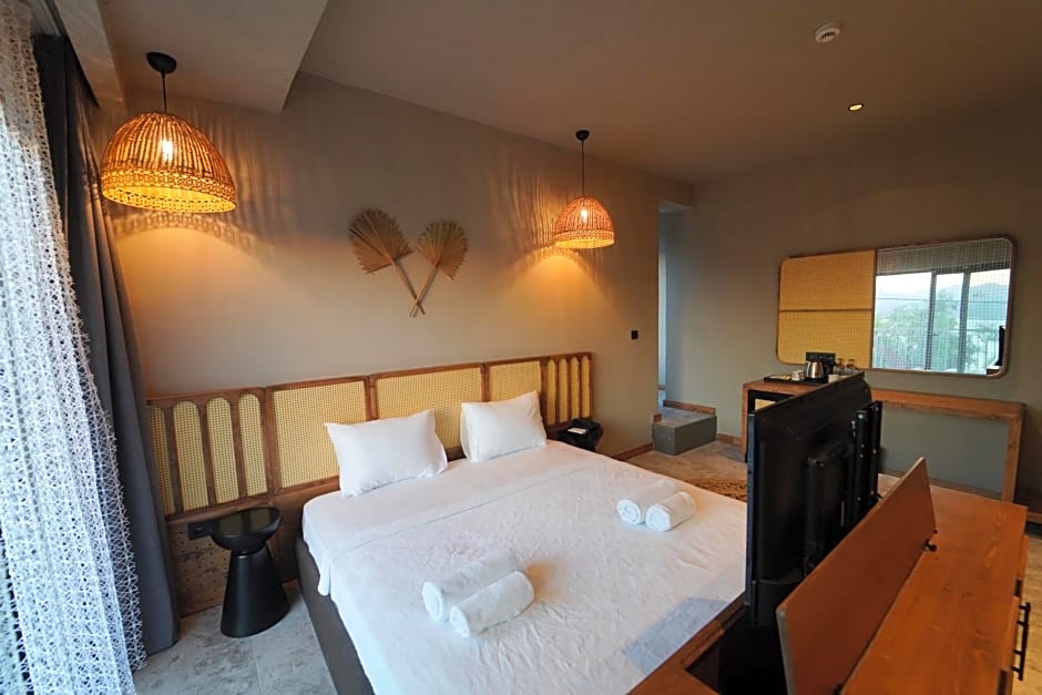 Icon Beach Suites Hotel Sovalye Island