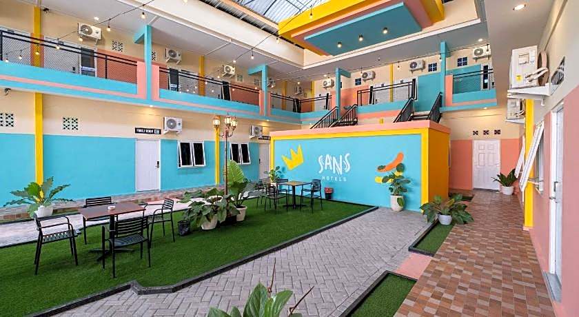Sans WM Hotel Blitar