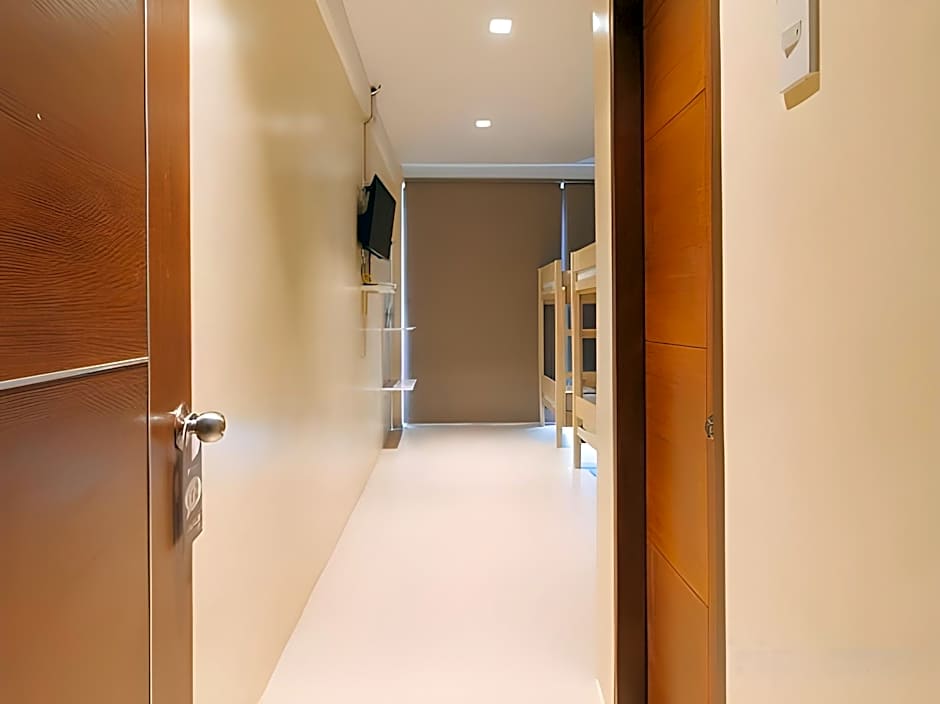 RedDooorz @ Laiya Vivo Hotel Batangas