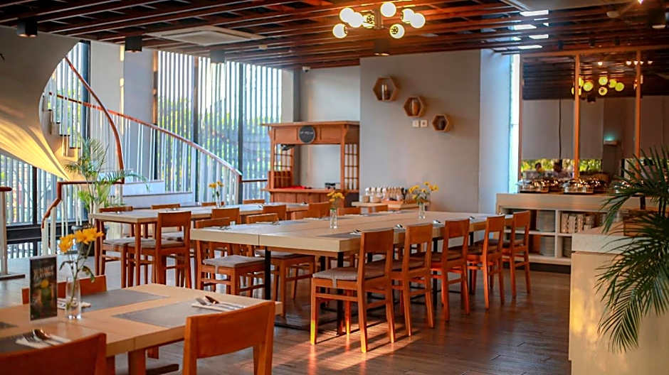 Up-Peak Hotel Simpang Lima Semarang Formerly HA-KA Simpanglima Hotel Semarang