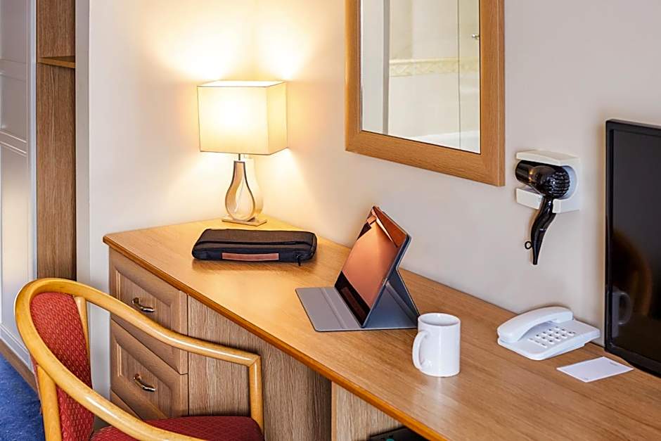 Mercure Newbury West Grange Hotel