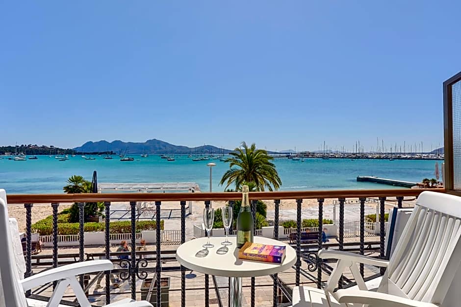 Hotel Sis Pins