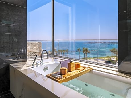 One Bedroom Executive Suite Sea View