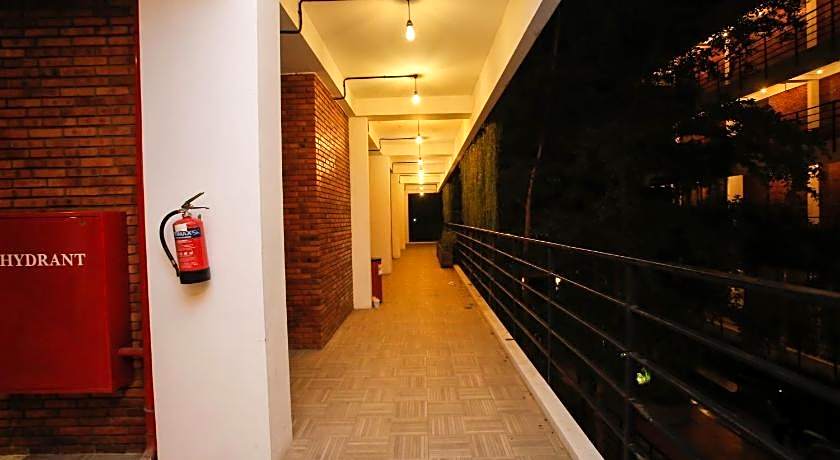 Thongs Inn Hotel Kualanamu