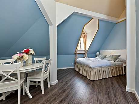 Deluxe Family Studio (4 Adults)