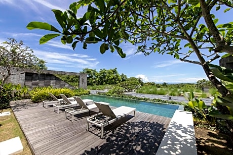 Two Bedroom Deluxe Panoramic Pool Villa