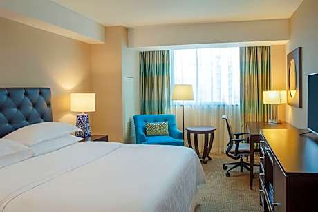 Corner Suite, Club lounge access, 1 Bedroom Suite, 1 King