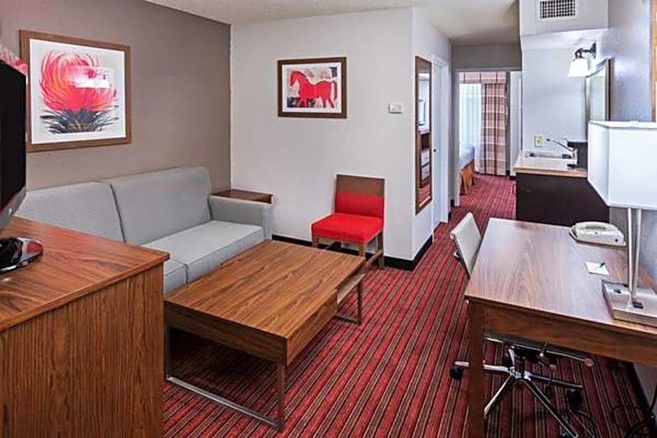 Country Inn & Suites by Radisson, DFW Airport South, TX