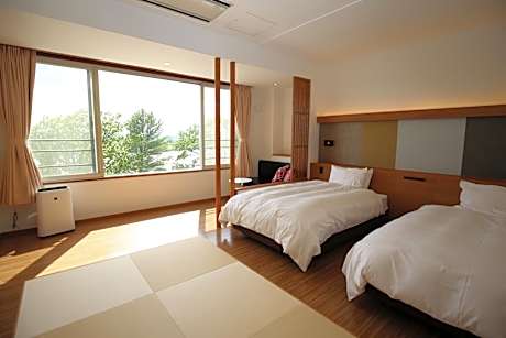 Room with Tatami Area & Self Foldings Moon View Bed - River View - Non-Smoking