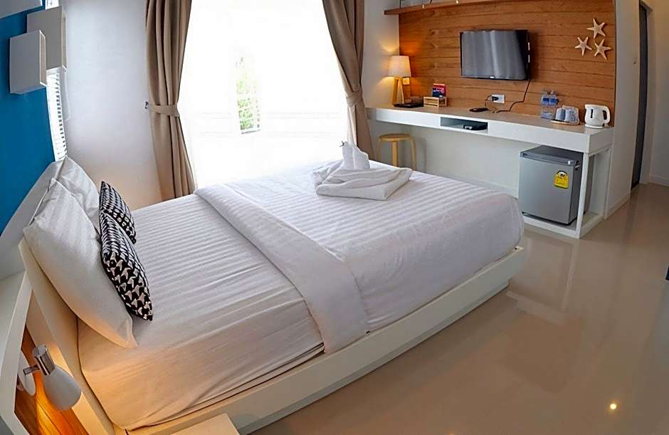 Chill House at Naiyang