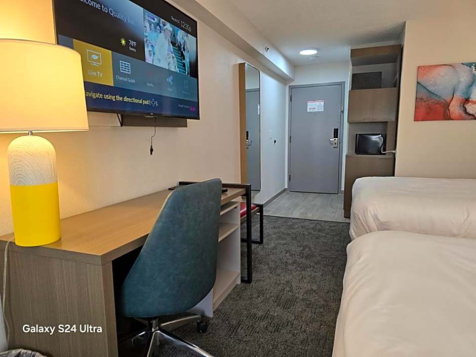 Comfort Inn & Suites
