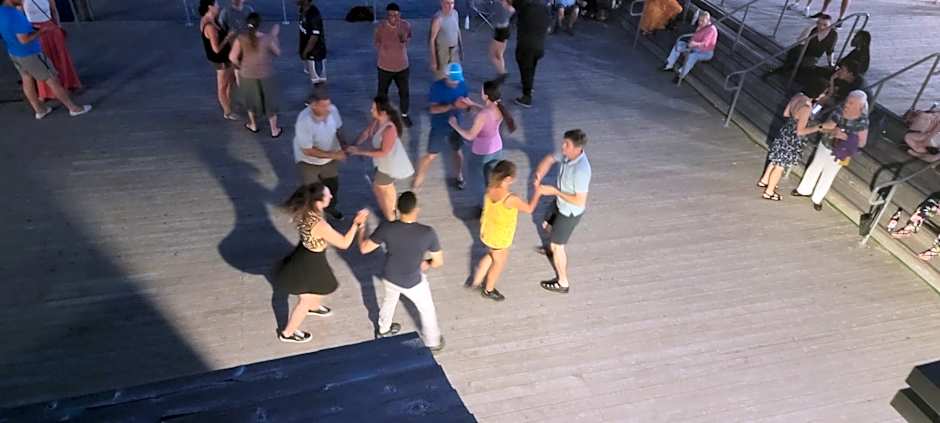 Kokomo Inn Tropical Riverfront B B