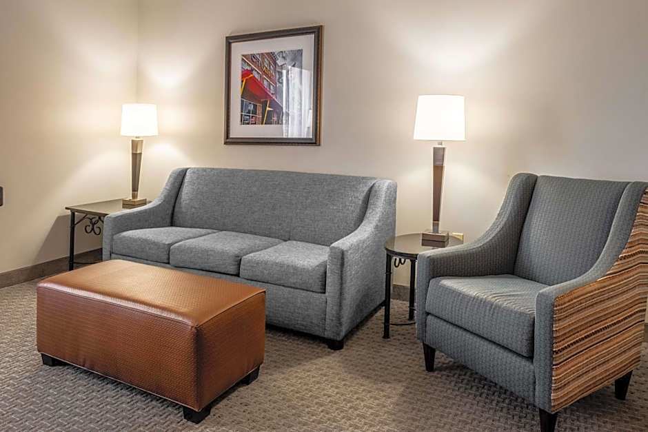 Drury Plaza Hotel Broadview Wichita