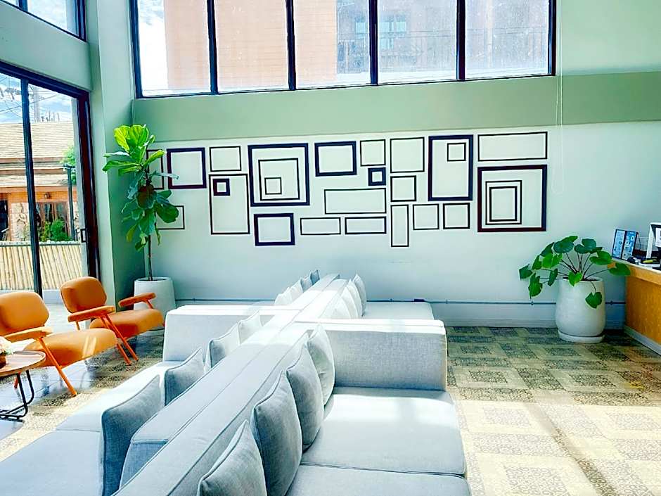 The Sixteenth Naiyang Beach Hotel