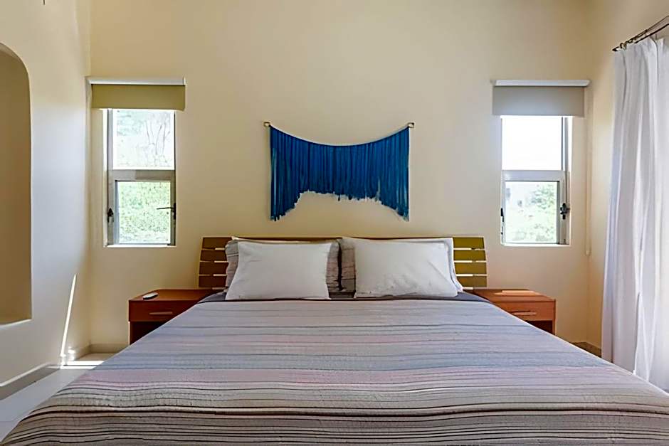 Cozy Place/WiFi/Beach 10 min Walk/Private Pool