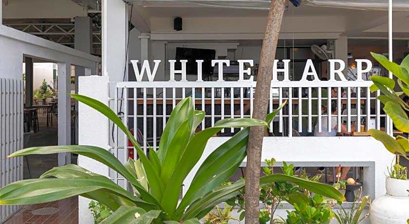 The White Harp Beach Hotel