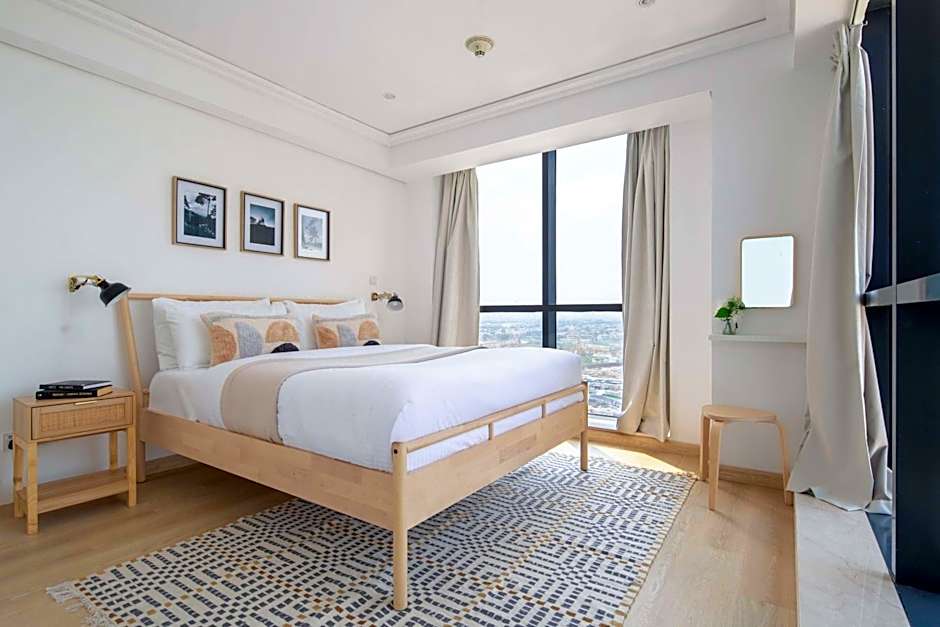 Frank Porter - Goldcrest Views 2