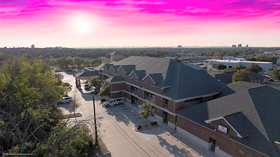 The Bungalows Hotel & Event Center at Lakeline Austin / Cedar Park