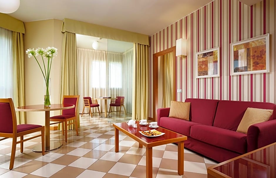 UNAHOTELS The ONE Milano Hotel & Residence