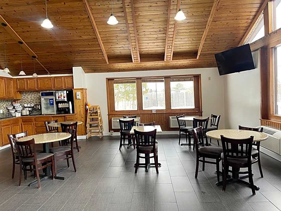 Comfort Inn & Suites Syracuse-Carrier Circle