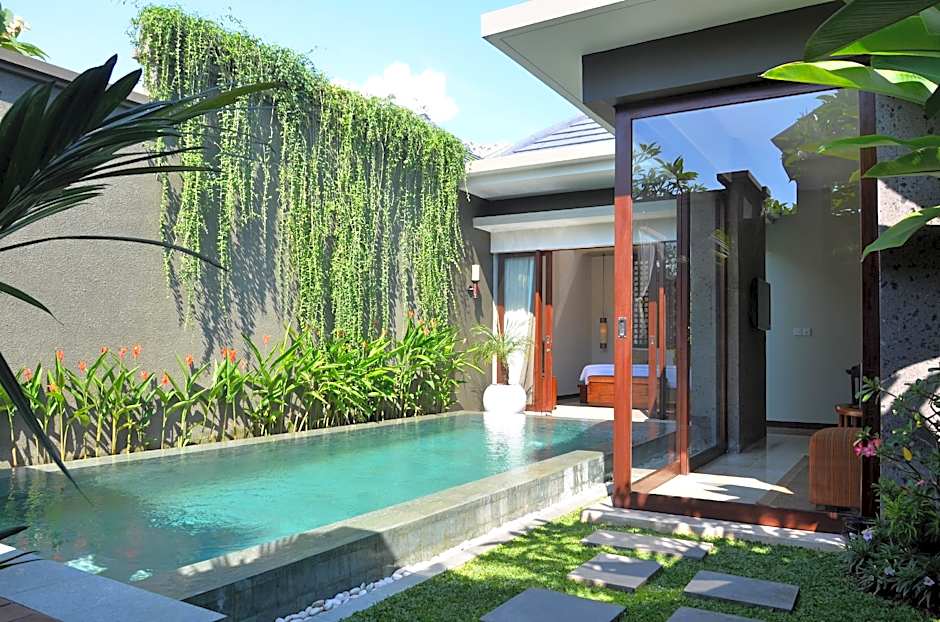 Seminyak Icon - by Karaniya Experience
