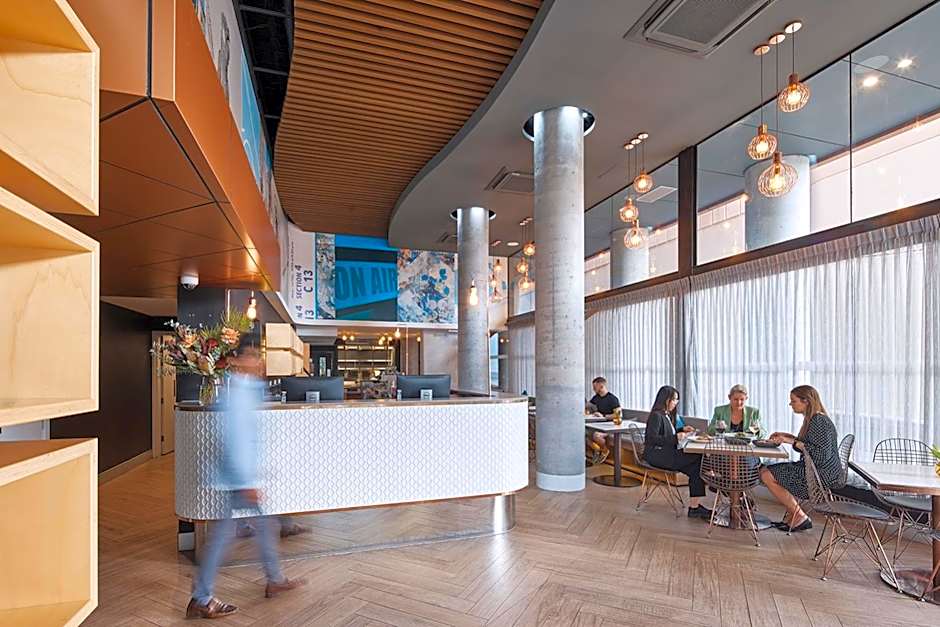 Rydges Perth Kings Square