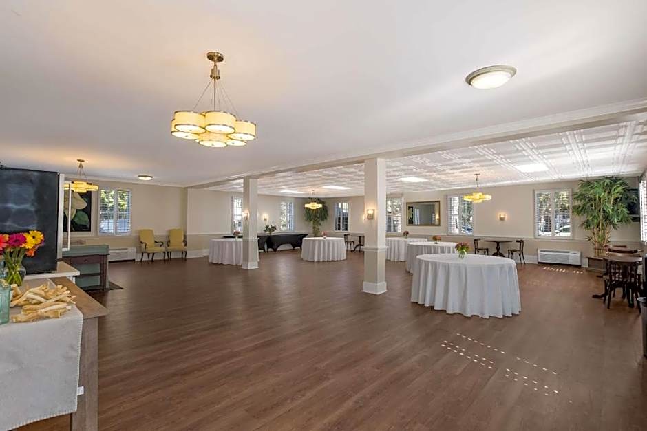 Best Western Sea Island Inn