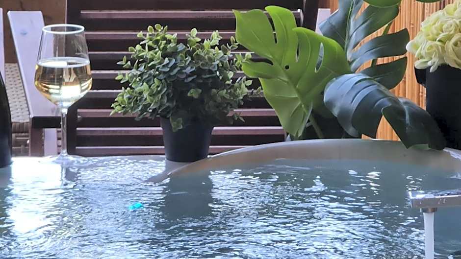 שירת הים -עם מרפסת עץ ובריכת זרמים פרטית חוף צאנז לציבור החרדי