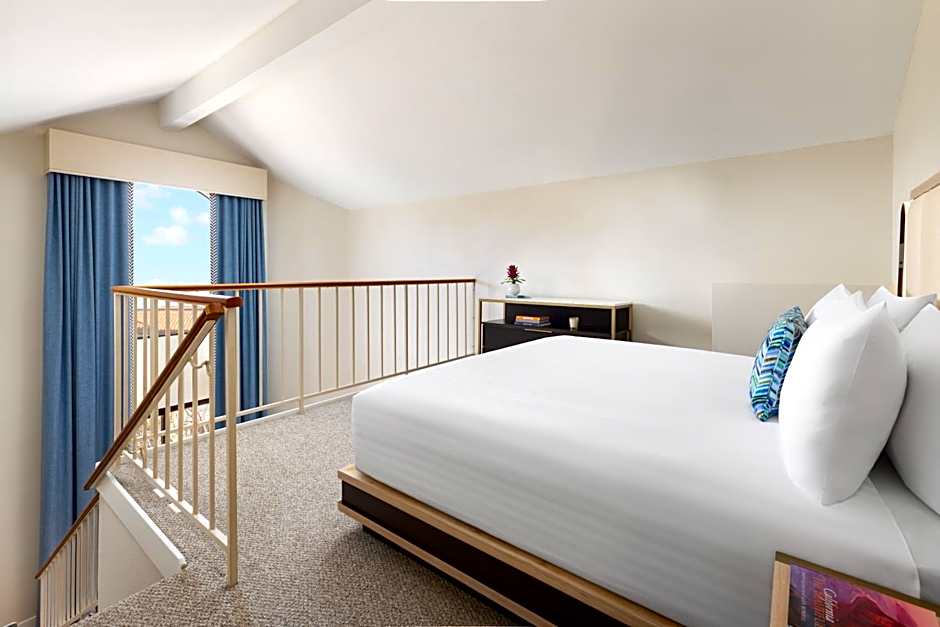 The Anza - A Calabasas Hotel