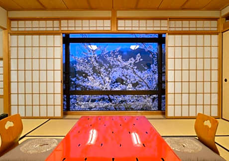 12 Japanese-Style Room