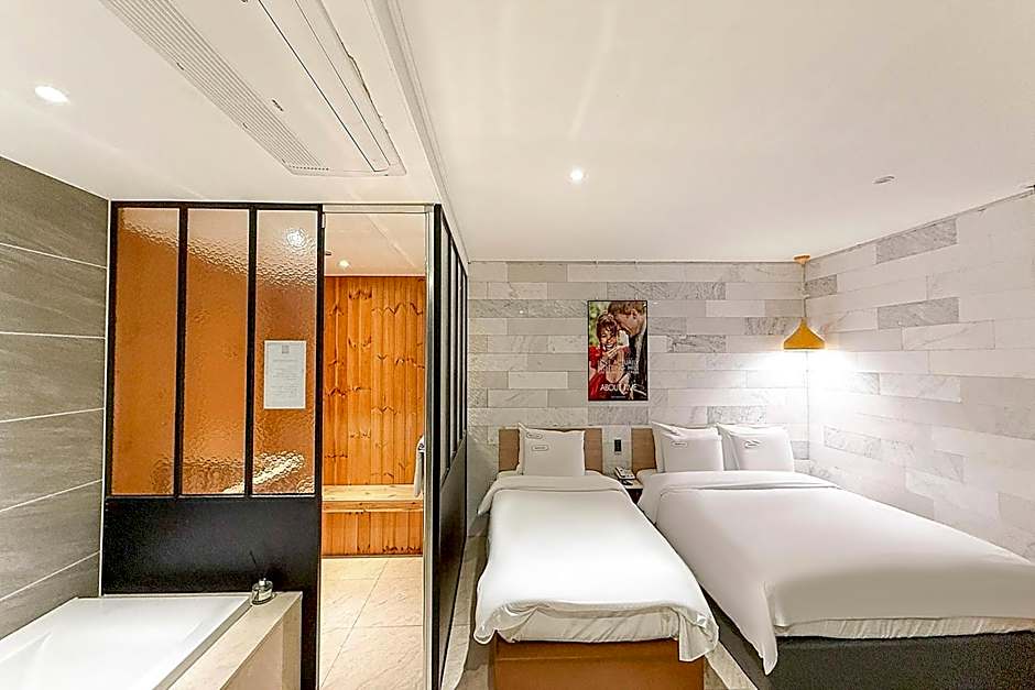 Docking Hotel