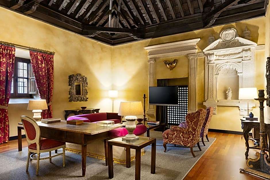 AC Palacio de Santa Paula Autograph Collection