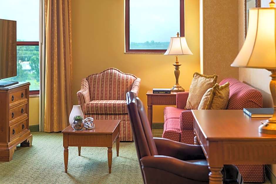 Renaissance by Marriott Tulsa Hotel & Convention Center