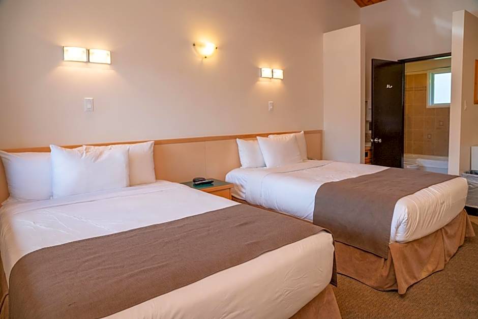 Rocky Mountain Ski Lodge