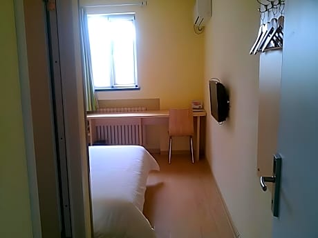 7 Days - Zizhu Bed Room