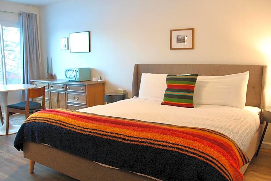 Photo 1 of 8 of Deluxe 1 King Bed Suite
