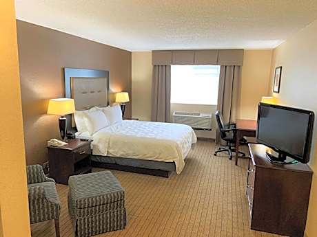 King Room - Mobility Access/Roll in Shower - Non-Smoking