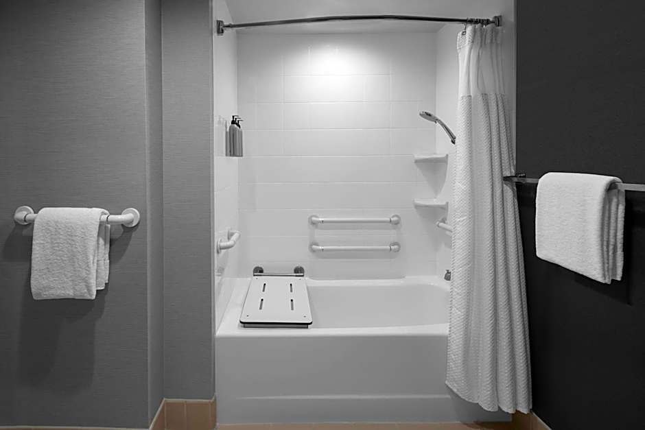 Courtyard by Marriott Los Angeles Burbank Airport