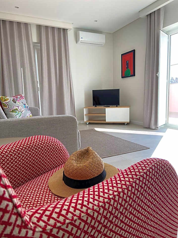 Cardeal Suites & Apartments