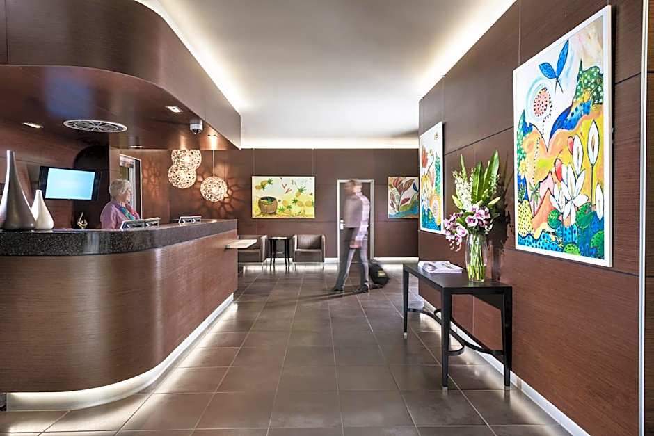 Grand Hotel and Apartments Townsville