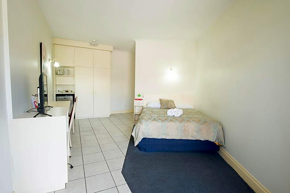 Jacksons Motor Inn