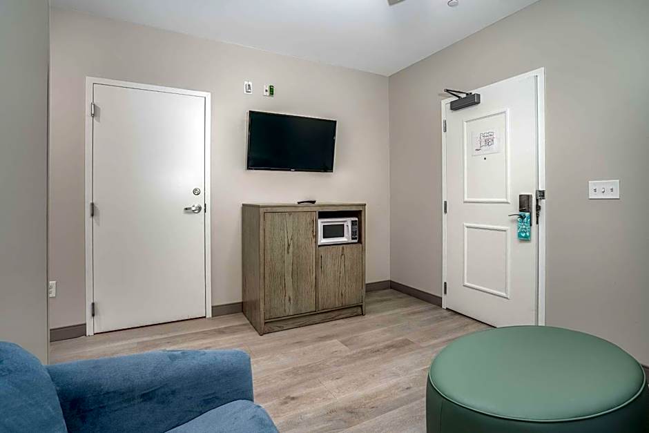 Lighthouse Suites - Best Western Signature Collection