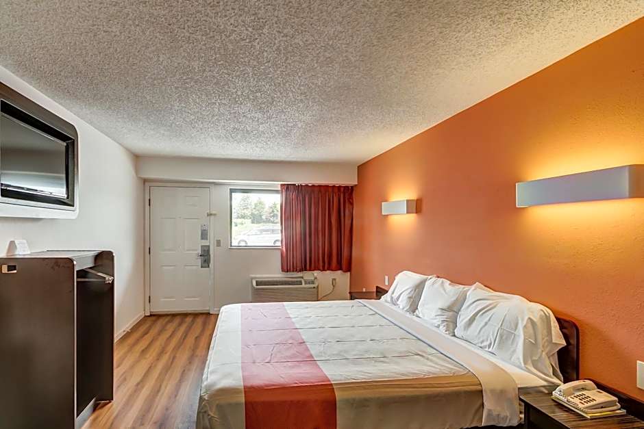 Motel 6-Berea, KY