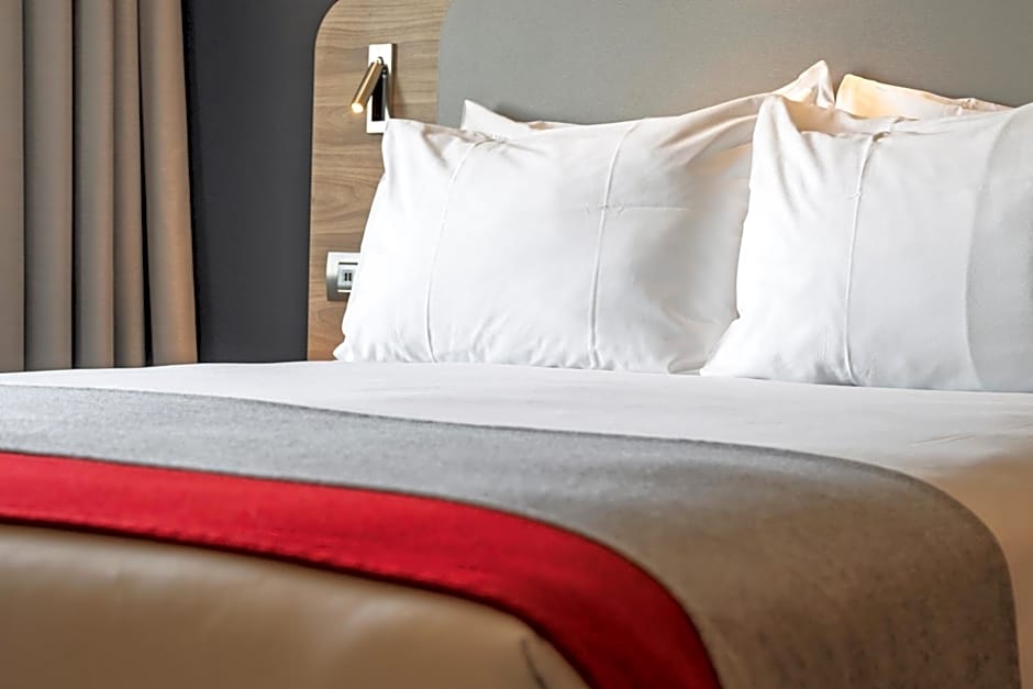 Holiday Inn Express Geneva Airport By IHG