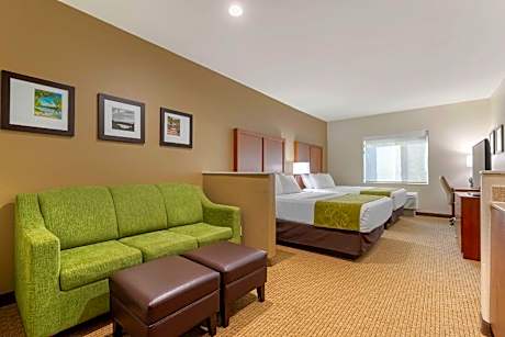 Queen Suite with Two Queen Beds - Non-Smoking