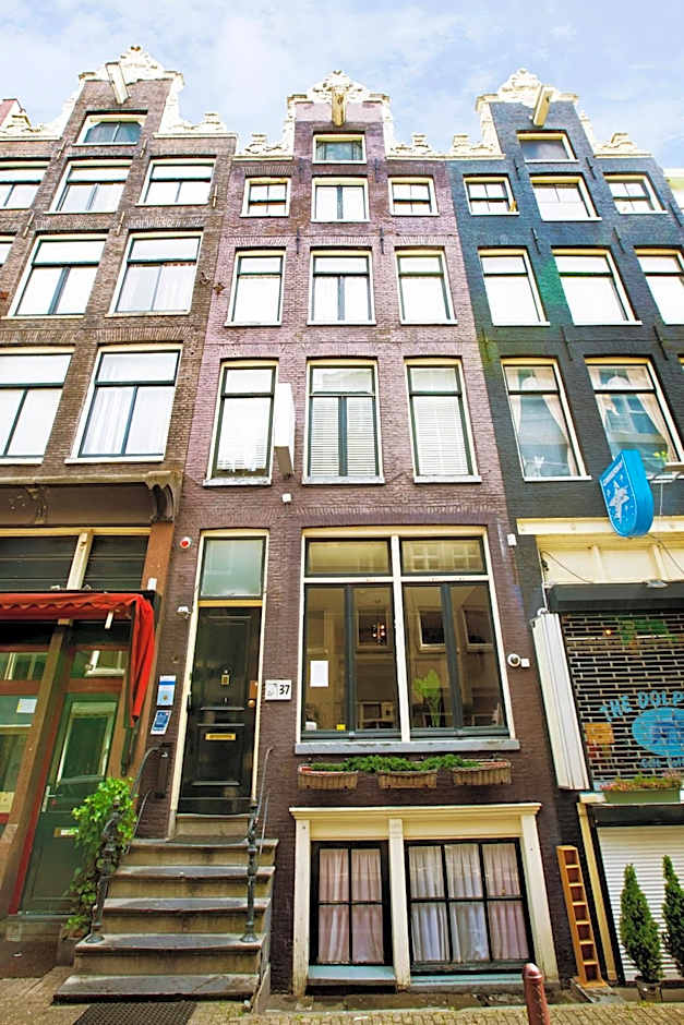 Quentin Golden Bear Hotel