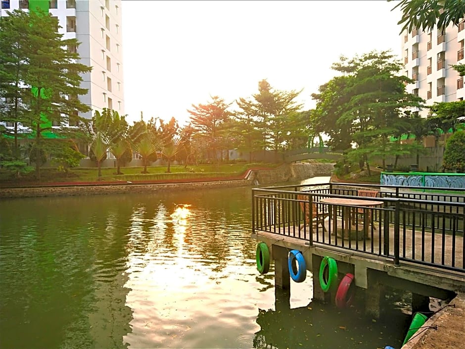Apartment Green Lake View Ciputat by Celebrity Room